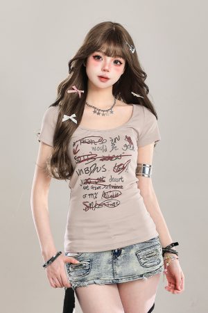 Retro Graffiti Letter Printed Slim-Fit Women's Crop Top T-Shirt - Summer 90s Style Short Sleeve Flattering Fashion