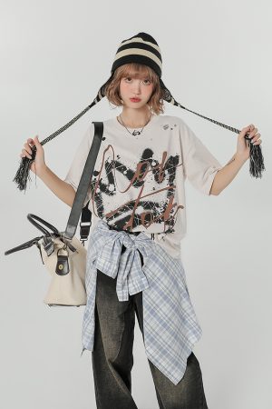 Retro Graffiti Print Round Neck Short Sleeve T-Shirt for Women - Loose Slim Fit Summer Street Style Top