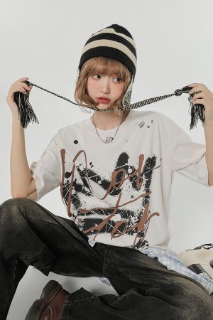 Retro Graffiti Print Round Neck Short Sleeve T-Shirt for Women - Loose Slim Fit Summer Street Style Top