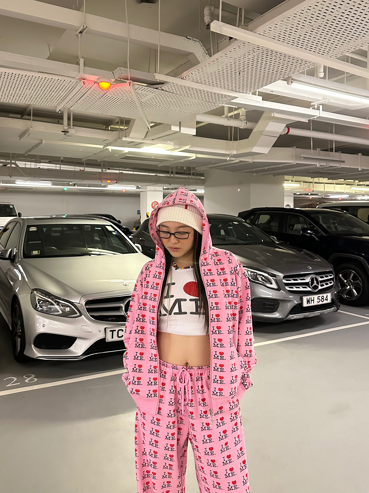 Retro Heart Print Soft Pink Hoodie and Sweatpants Set - Cozy 90s Inspired Fleece Loungewear Retro Heart Print Soft Pink Hoodie and Sweatpants Set - Cozy 90s Inspired Fleece Loungewear