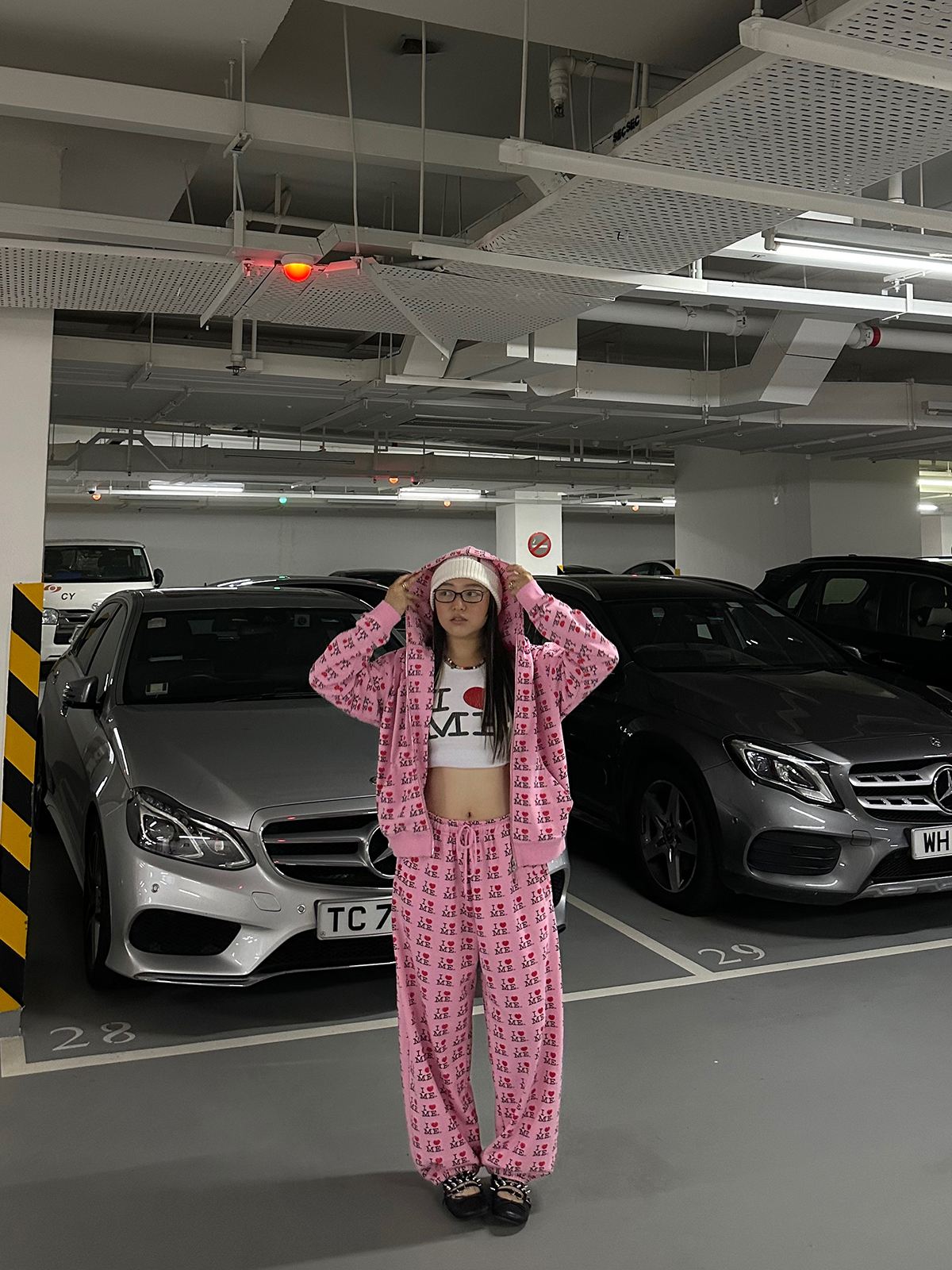 Retro Heart Print Soft Pink Hoodie and Sweatpants Set - Cozy 90s Inspired Fleece Loungewear Retro Heart Print Soft Pink Hoodie and Sweatpants Set - Cozy 90s Inspired Fleece Loungewear