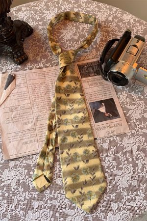 Retro Hong Kong Style Floral Long Tie 90s Wide Bow Tie Shirt Accessory for Versatile Fashion Looks