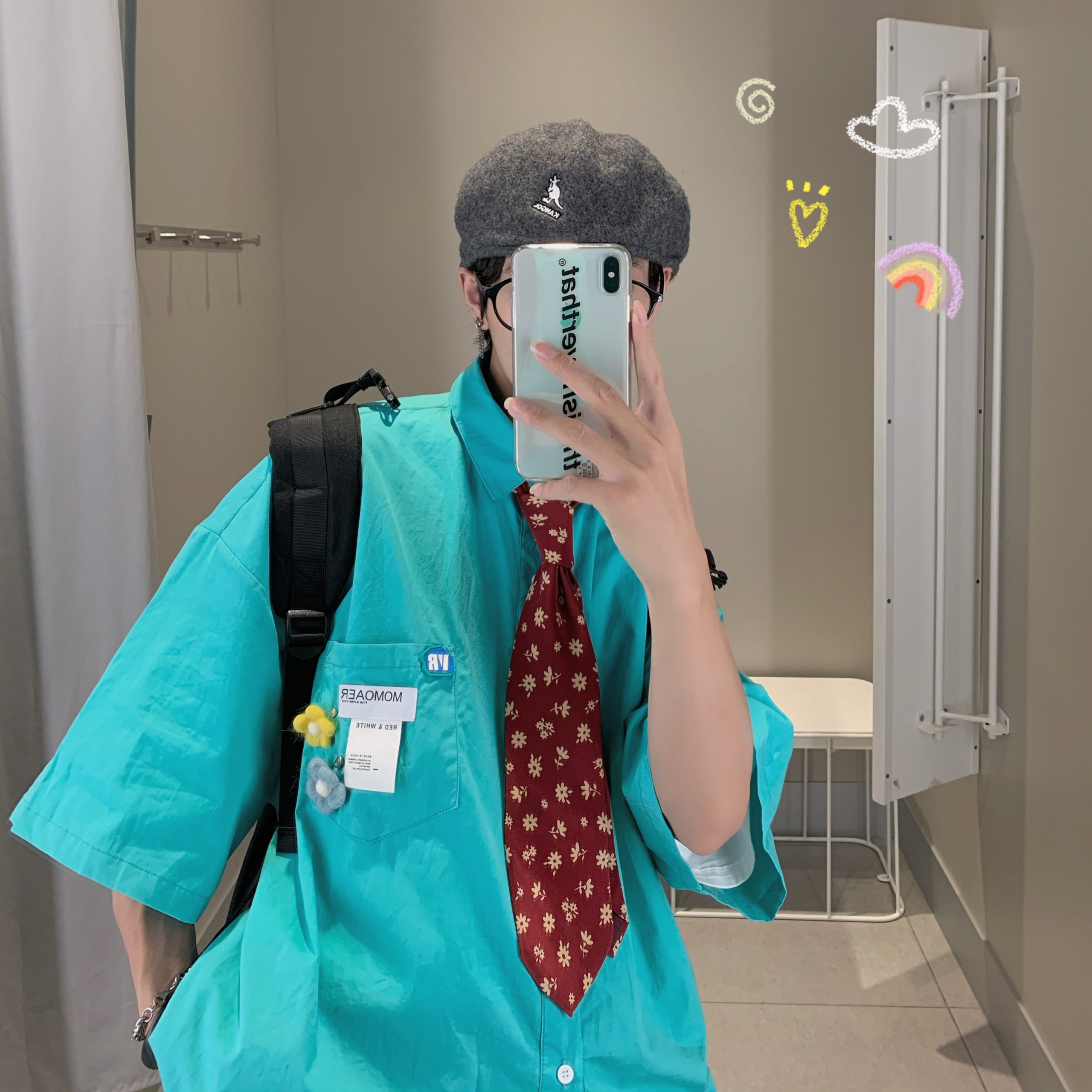 Retro Hong Kong Style Short Sleeve Shirt with Brooch Flower - Trendy Loose Fit Couple Top for Versatile Dopamine Fashion Retro Hong Kong Style Short Sleeve Shirt with Brooch Flower - Trendy Loose Fit Couple Top for Versatile Dopamine Fashion