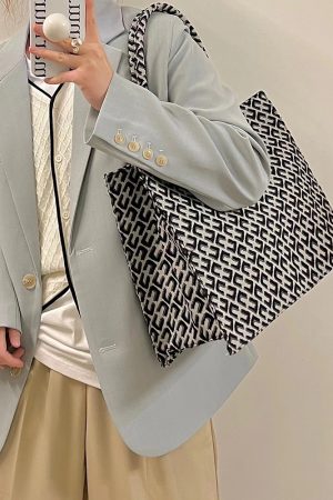 Retro Jacquard Tote Bag for Women - Large Capacity Canvas Shoulder Bag for Commuting - Trendy 2022 Niche Style