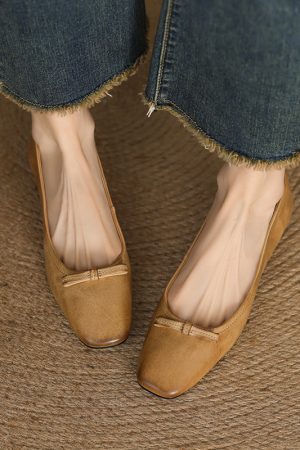 Retro Minimalist Genuine Leather Flats - Handmade Deer and Nara Cowhide Versatile Shallow Mouth Grandma Shoes for Women