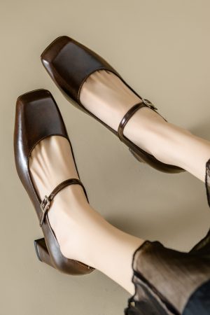 Retro One-Strap Mary Jane Shoes in Genuine Leather with Chunky Heels and Square Toes - Italian Style Fashion Footwear