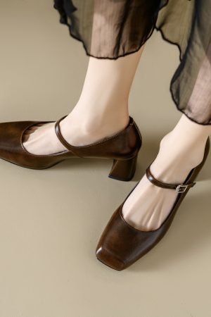Retro One-Strap Mary Jane Shoes in Genuine Leather with Chunky Heels and Square Toes - Italian Style Fashion Footwear