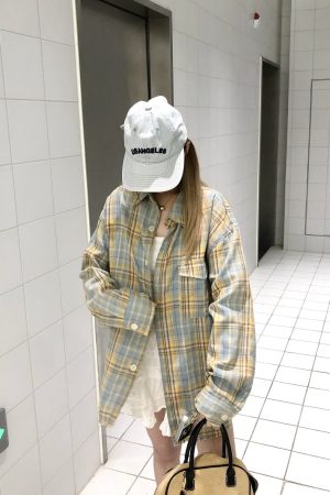 Retro Plaid Color-Blocking Long Sleeve Shirt for Men and Women - Versatile Casual Oversized Style for Early Spring