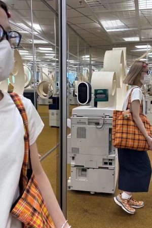 Retro Plaid Orange Tote Bag - Large Capacity Checkered Canvas Commuter Shoulder Bag for Stylish Shopping