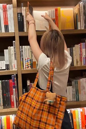 Retro Plaid Orange Tote Bag - Versatile High-Capacity Canvas Commuting Underarm Bag for Everyday Style