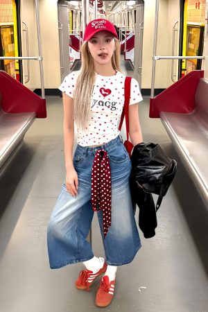 Retro Short-Sleeve T-Shirt for Women, Summer All-Over Print Heart & Dog Paw, White Slim Fit Top for Sweet & Spicy Style