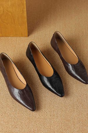Retro Square-Toe Flats for Women - Soft Leather, Slip-On Comfort, Vintage-Inspired Grandma Shoes