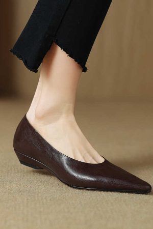 Retro Square-Toe Flats for Women - Soft Leather, Slip-On Comfort, Vintage-Inspired Grandma Shoes