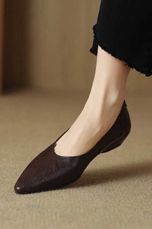 Retro Square-Toe Flats for Women - Soft Leather, Slip-On Comfort, Vintage-Inspired Grandma Shoes