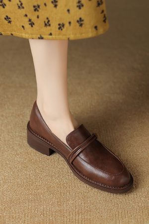 Retro-Style Chunky Heel Loafers for Women - Round Toe, Slip-On, Genuine Leather Flats, Italian Inspired Fashion