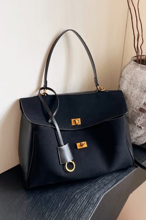 Retro Tote Bag for Women, Large Capacity Commuter Shoulder Bag, Sweet and Cool Travel Handbag, Stylish Everyday Tote