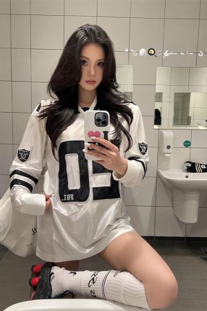 Retro V-Neck Long Sleeve T-Shirt for Women, Spring Rugby Jersey, Loose Fit Sports Top, 90s Inspired Fashion