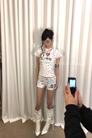 Rhinestone Printed Short-Sleeve Fitted Crop Top for Women - Summer Trendy T-Shirt in High-End Style