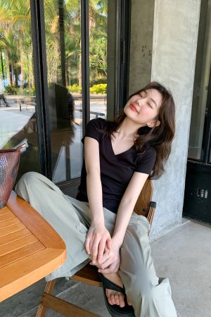 Ribbed V-Neck Fitted Short Sleeve Women's T-Shirt - Slim Solid Color Top for Summer 2025, Casual Chic Style