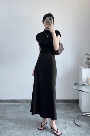 Satin Half Skirt with Diagonal Cut, Flared Design, High Waist, Silky Elastic Waist, Versatile Glossy Mid-Length Acetate Skirt