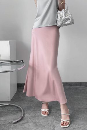 Satin Half Skirt with Diagonal Cut, Flared Design, High Waist, Silky Elastic Waist, Versatile Glossy Mid-Length Acetate Skirt