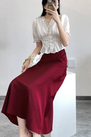 Satin Half Skirt with Diagonal Cut, Flared Design, High Waist, Silky Elastic Waist, Versatile Glossy Mid-Length Acetate Skirt