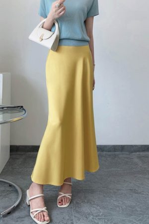 Satin Half Skirt with Diagonal Cut, Flared Design, High Waist, Silky Elastic Waist, Versatile Glossy Mid-Length Acetate Skirt