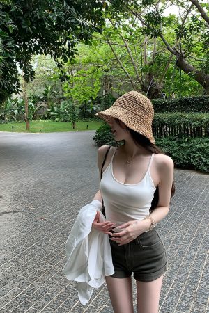 Seductive Camisole for Women with Chest Pads - Versatile Basic Top for Hot Girl Style, Perfect for Y2K and Everyday Wear