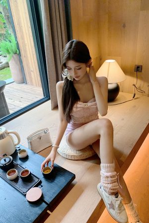 Sexy Lace Strapless Camisole Top with Heavy Bow and Built-in Bra Padding - Perfect for Y2K and Night Out Styles