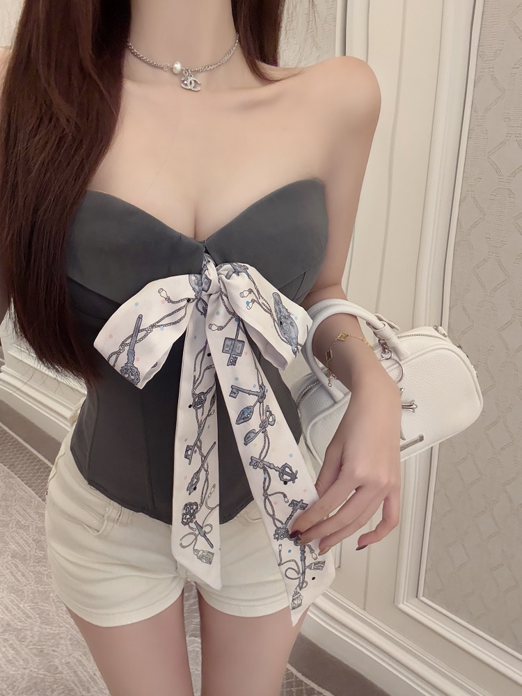 Sexy Strapless Camisole for Women with Bow and Fishbone Corset - Elegant High-End Feel, Perfect for Night Out or Special Occasions Sexy Strapless Camisole for Women with Bow and Fishbone Corset - Elegant High-End Feel, Perfect for Night Out or Special Occasions