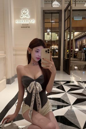 Sexy Strapless Camisole for Women with Bow and Fishbone Corset - Elegant High-End Feel, Perfect for Night Out or Special Occasions