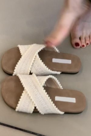 Sheepskin Flat Cross-Strap Sandals for Women - Casual Beach Footwear Perfect for Summer Outfits and Skirts