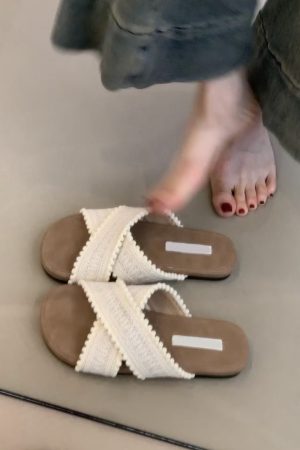 Sheepskin Flat Cross-Strap Sandals for Women - Casual Beach Footwear Perfect for Summer Outfits and Skirts