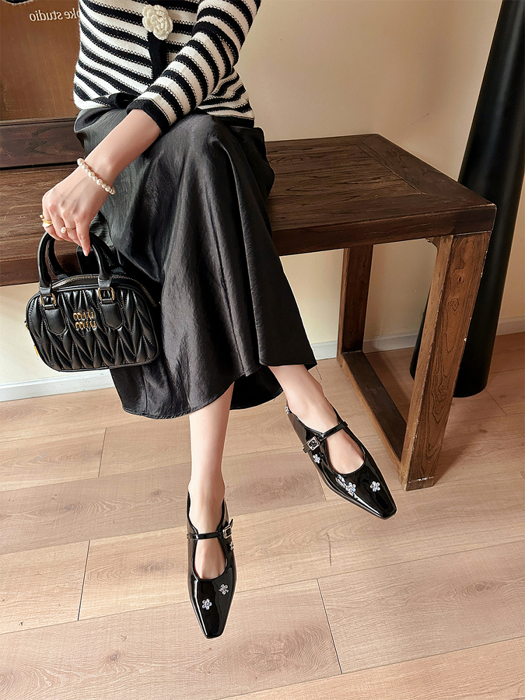 Sheepskin Mary Jane Shoes for Women with Silver Strap, Rhinestone Flower Detail, Height-Increasing, Square-Toe Design Sheepskin Mary Jane Shoes for Women with Silver Strap, Rhinestone Flower Detail, Height-Increasing, Square-Toe Design