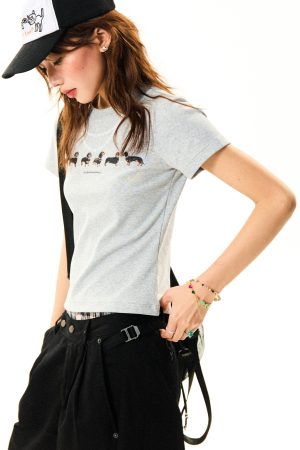 Short Sleeve Sausage Dog Print T-Shirt for Women - Casual Summer Top with Pearl Necklace Detail, Versatile Fashion Piece