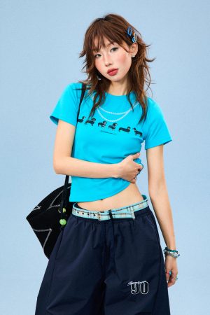 Short Sleeve Sausage Dog Print T-Shirt for Women - Casual Summer Top with Pearl Necklace Detail, Versatile Fashion Piece