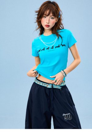 Short Sleeve Sausage Dog Print T-Shirt for Women - Casual Summer Top with Pearl Necklace Detail, Versatile Fashion Piece