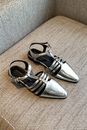 Silver Open-Toe Sandals for Women - Summer 2025 Retro Woven One-Strap Casual Low-Heel Roman Style Shoes