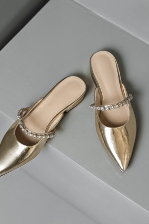 Silver Rhinestone Pointed Toe Low-Heeled Closed-Toe Sandals for Women - Trendy Half-Drag Style for Outdoor Wear, Celebrity-Inspired Design