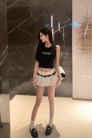 Sleeveless Ice Silk Knitted Crop Top - Luna Lona Little Fragrance Style Summer Vest for Women, Slim Fit, Trendy College Look