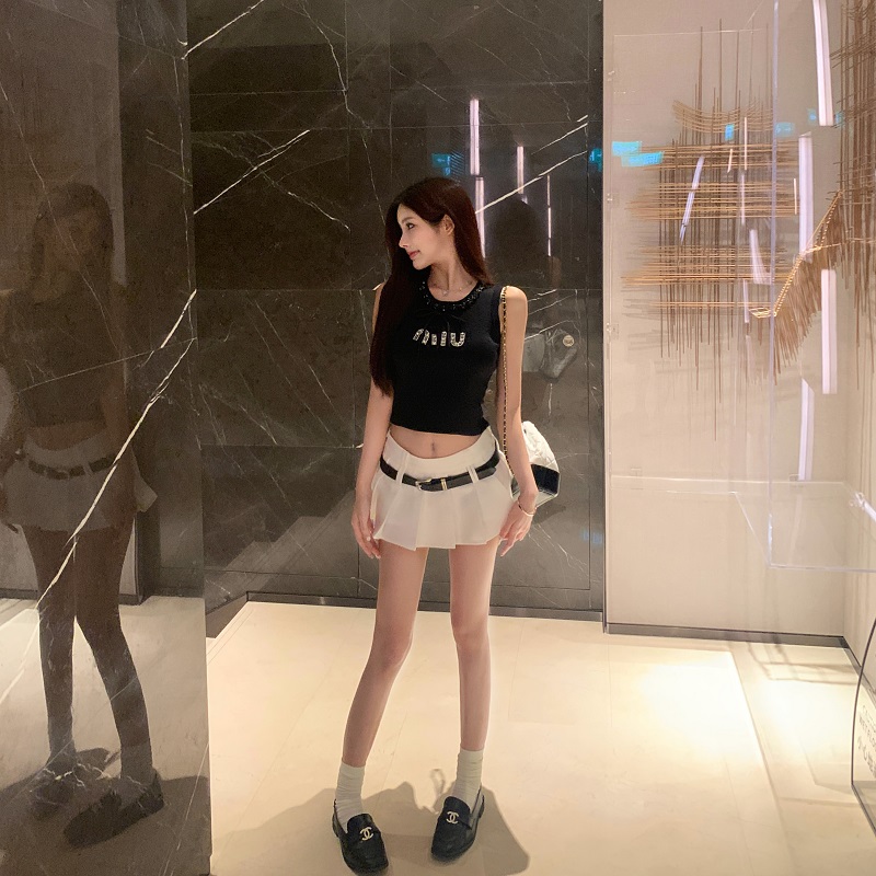 Sleeveless Ice Silk Knitted Crop Top - Luna Lona Little Fragrance Style Summer Vest for Women, Slim Fit, Trendy College Look Sleeveless Ice Silk Knitted Crop Top - Luna Lona Little Fragrance Style Summer Vest for Women, Slim Fit, Trendy College Look