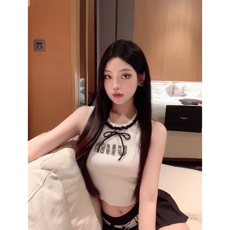 Sleeveless Ice Silk Knitted Crop Top - Luna Lona Little Fragrance Style Summer Vest for Women, Slim Fit, Trendy College Look Sleeveless Ice Silk Knitted Crop Top - Luna Lona Little Fragrance Style Summer Vest for Women, Slim Fit, Trendy College Look