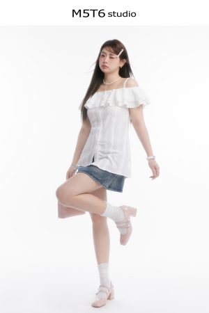 Slightly Chubby Cream Off-Shoulder Waist-Defining French Top for Y2K Style with Denim Mini Skirt