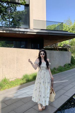 Slightly Chubby Green Floral Plus-Size Dress with Square Neck and Off-Shoulder Design, Small Flying Sleeves, Summer Tea Style