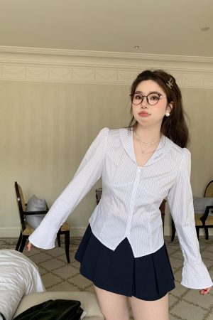 Slightly Chubby Minimalist White Long Sleeve Shirt with Waist Stripes - Trendy Casual Top for Everyday Wear