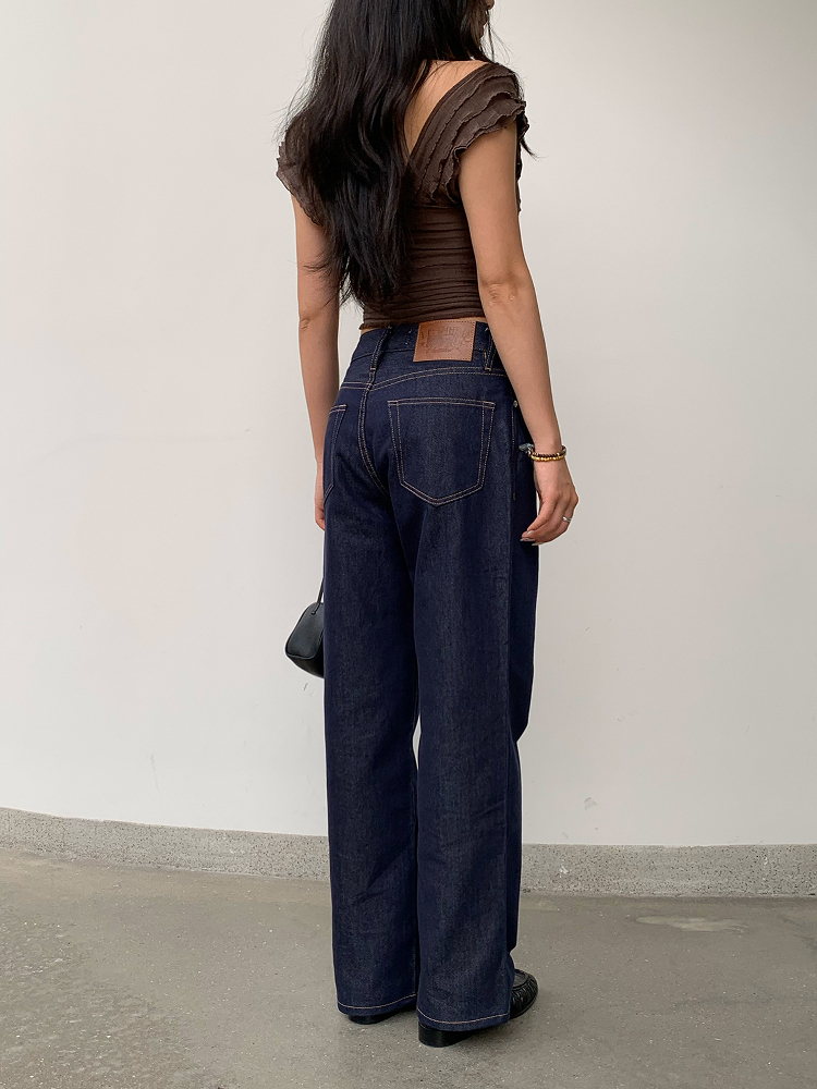 Slightly Curved Low-Rise Tencel Jeans - Fade Resistant, Straight Leg Design for Y2K and 90s Style Enthusiasts Slightly Curved Low-Rise Tencel Jeans - Fade Resistant, Straight Leg Design for Y2K and 90s Style Enthusiasts