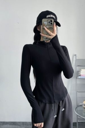 Slim-Fit Bee Waist T-Shirt with Collar and Zipper, Stretchy Solid Color Polo for Casual Versatility, Flattering Belly-Hiding Design