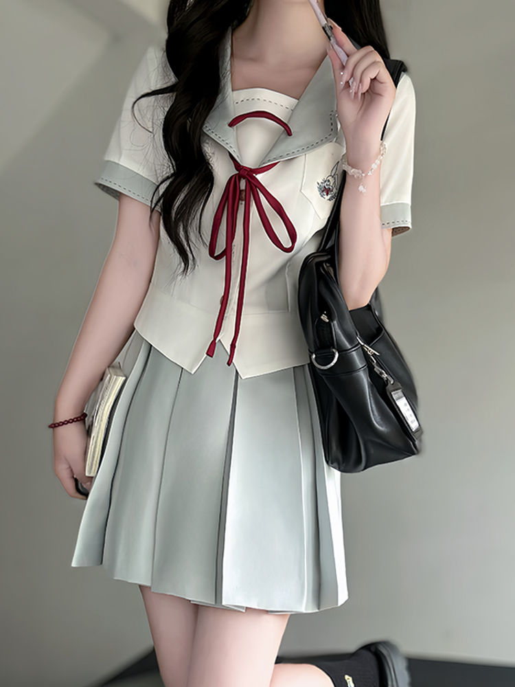 Slim-Fit High-Waisted Navy Collar Sailor Suit Set - Original JK Uniform College Style with Pudding Bear Design for Summer Slim-Fit High-Waisted Navy Collar Sailor Suit Set - Original JK Uniform College Style with Pudding Bear Design for Summer