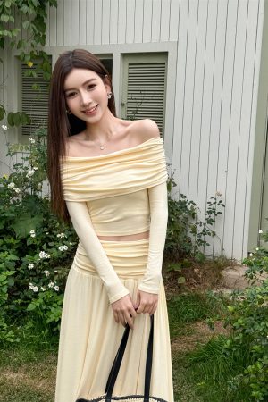 Slim-Fit One-Shoulder Skin-Baring Top and Pleated Long Skirt Set - Light Fabric Spring Korean Style Outfit