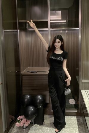 Slim Fit Round Neck T-Shirt - Luna Lunna 419 - Chic Practical Top for Everyday Wear, Perfect for 90s and Y2K Style Lovers